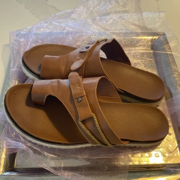 Ladies Sandals - Picture 4 of 8